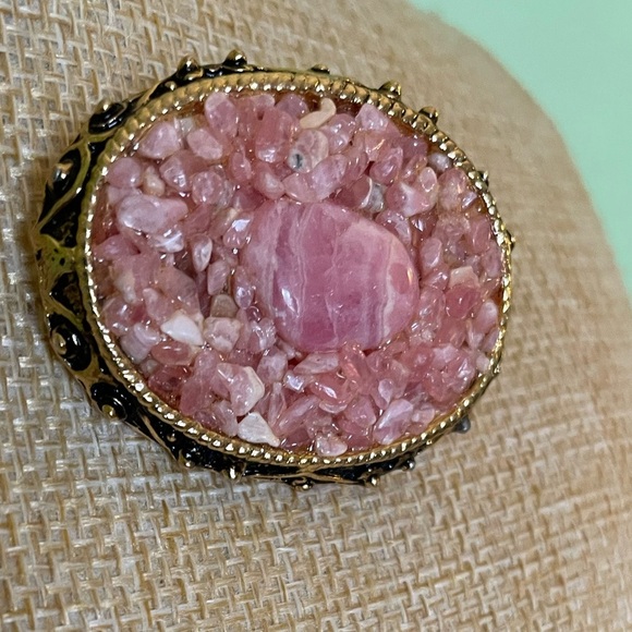 Elegant Rose Quartz Stone Brooch - Picture 3 of 5
